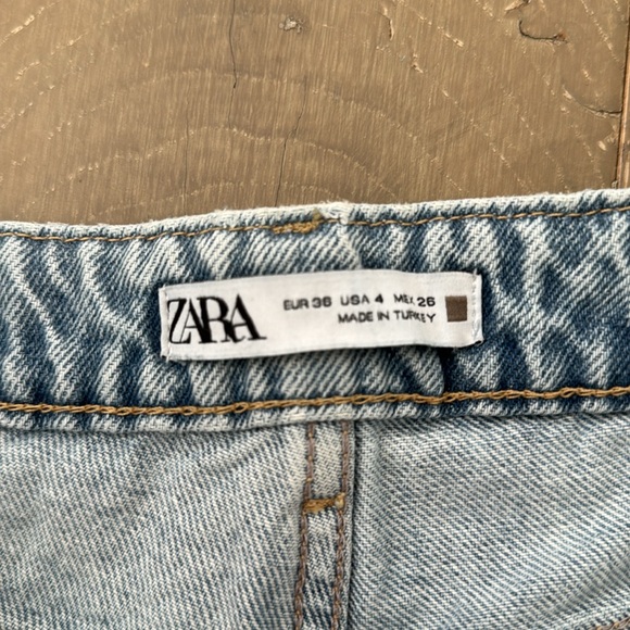 Zara light blue denim jeans - Picture 3 of 4